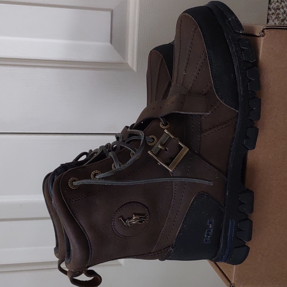 Shoes - Picture 2 of 4